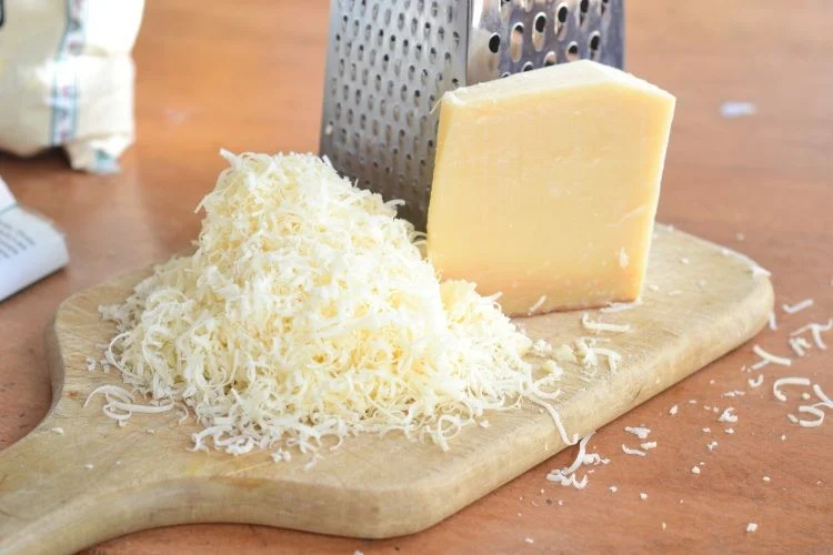 Queijo Parmesão Ralado Grosso
